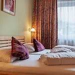 فندق Donnerhof 4*